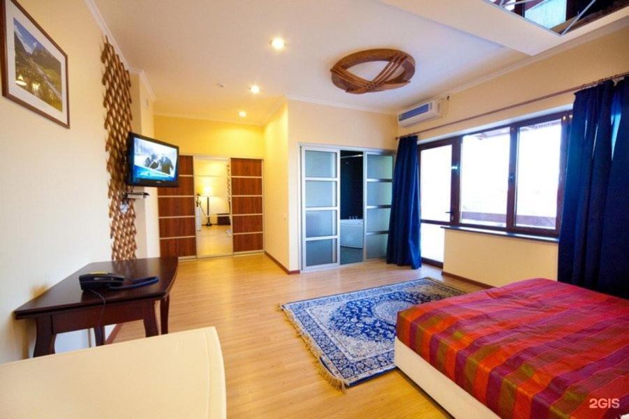 Tian-Shan Hotel ビシュケク エクステリア 写真