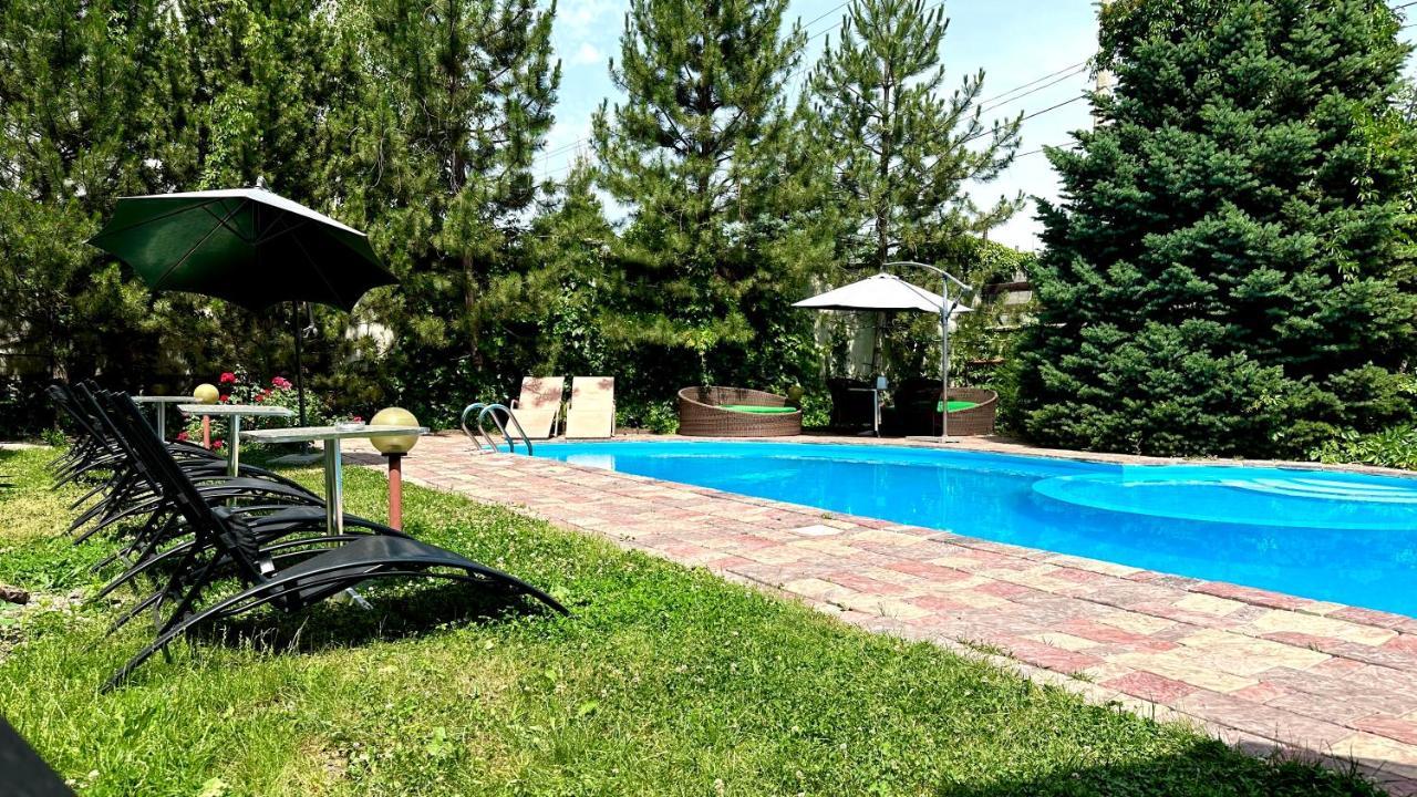 Tian-Shan Hotel ビシュケク エクステリア 写真