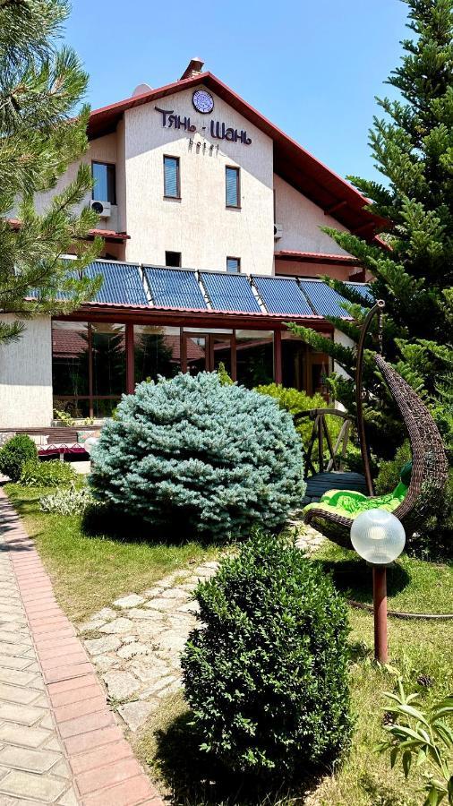 Tian-Shan Hotel ビシュケク エクステリア 写真
