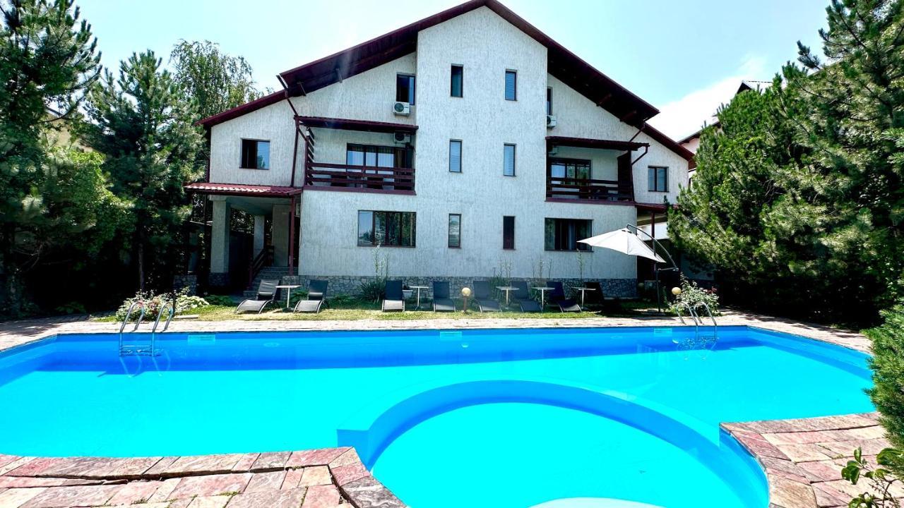 Tian-Shan Hotel ビシュケク エクステリア 写真