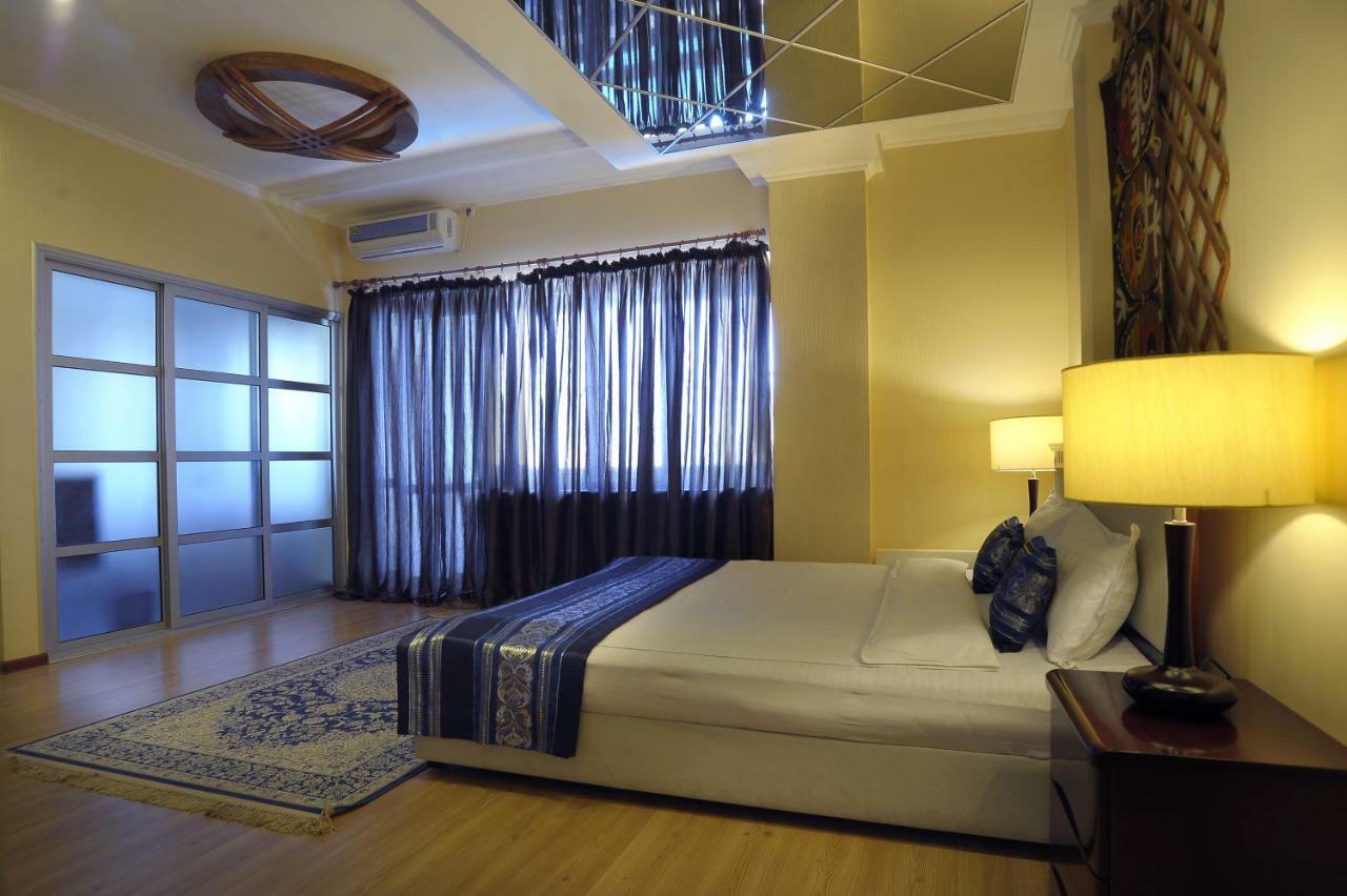Tian-Shan Hotel ビシュケク エクステリア 写真